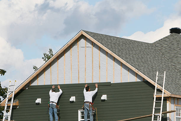Professional Siding Installation technician working in Martinsville, IN